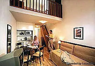 Apartahotel Avy Baudelaire - Bellecour