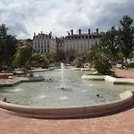 Appart Hotel Avy Baudelaire - Lyon Bellecour Aparthotel 3*