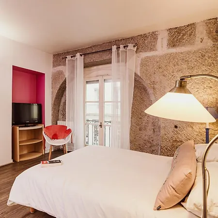 Avy Baudelaire - Bellecour Lägenhetshotell 3*